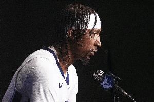 三分还是在线！波普上半场三分3中2拿到6分 另有2篮板1助攻