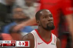 “申杜”配合!申京机敏抢断 杜兰特反击迈开三大步直接上篮!