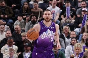 单人打出的得分波！米哈伊柳克首节4中4&三分2中2独得10分